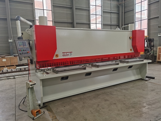 آلة قص المعادن NC المقصلة الهيدروليكية Qc12y-6x2500