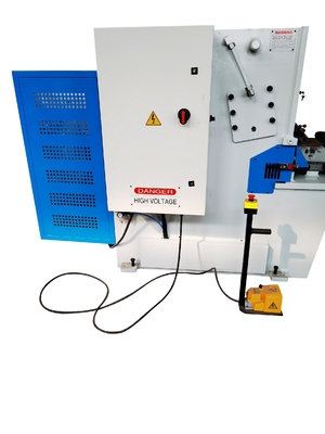 QC12K-8x3200 آلة قص المقصلة الهيدروليكية باستخدام الحاسب الآلي المعدنية 3200 مم ميكانيكية